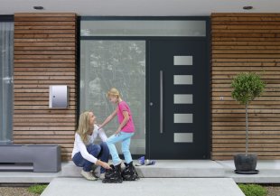 Особенности современных входных металлических дверей